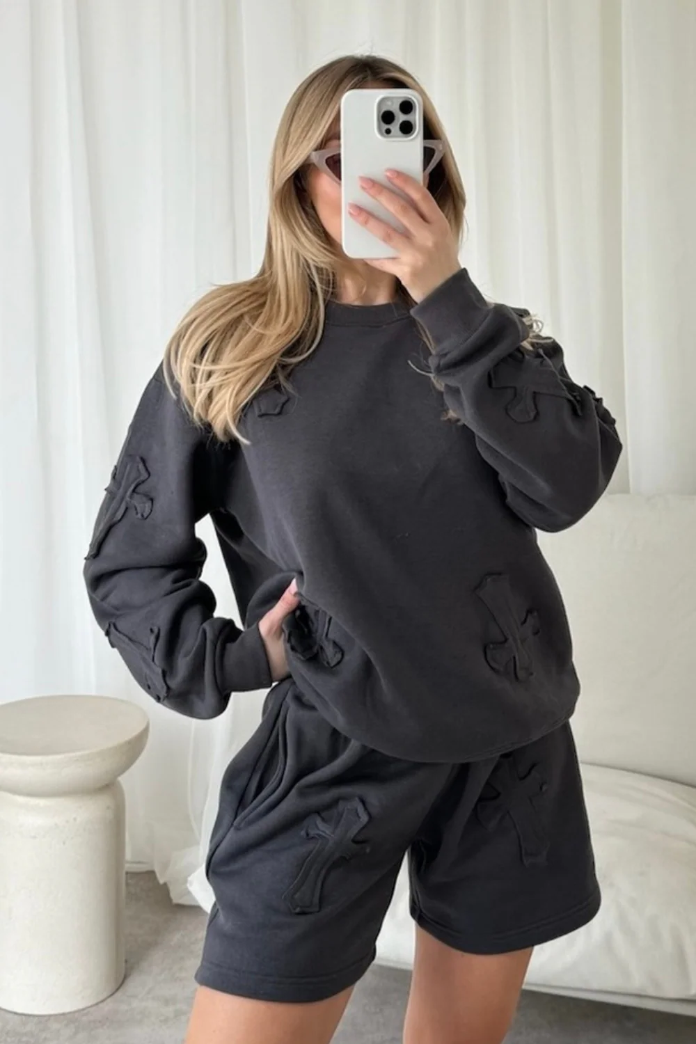 Sasha grey cross applique sweater shorts - Image 2