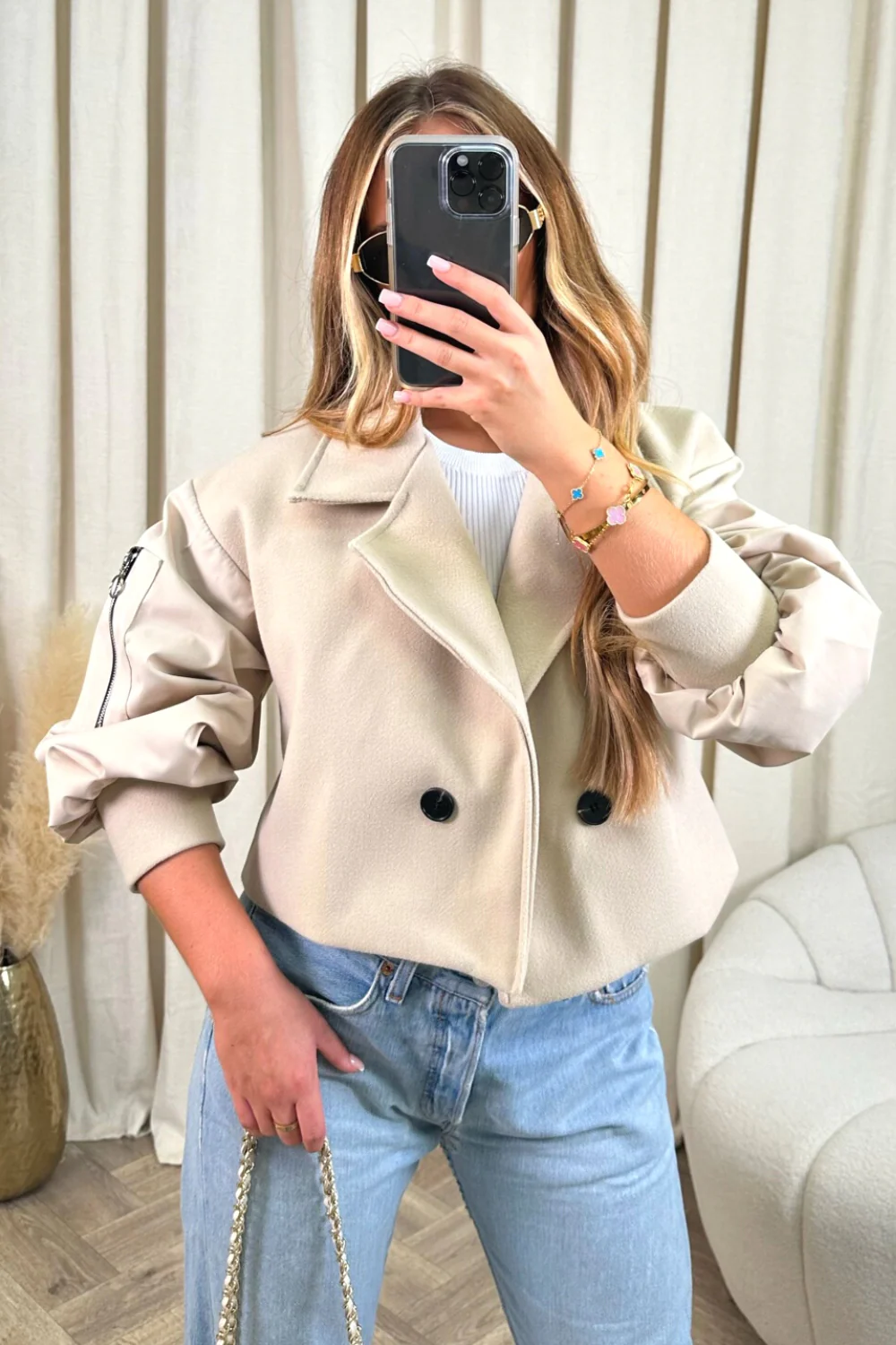 Sofia cream cropped tailored jacket - Image 2