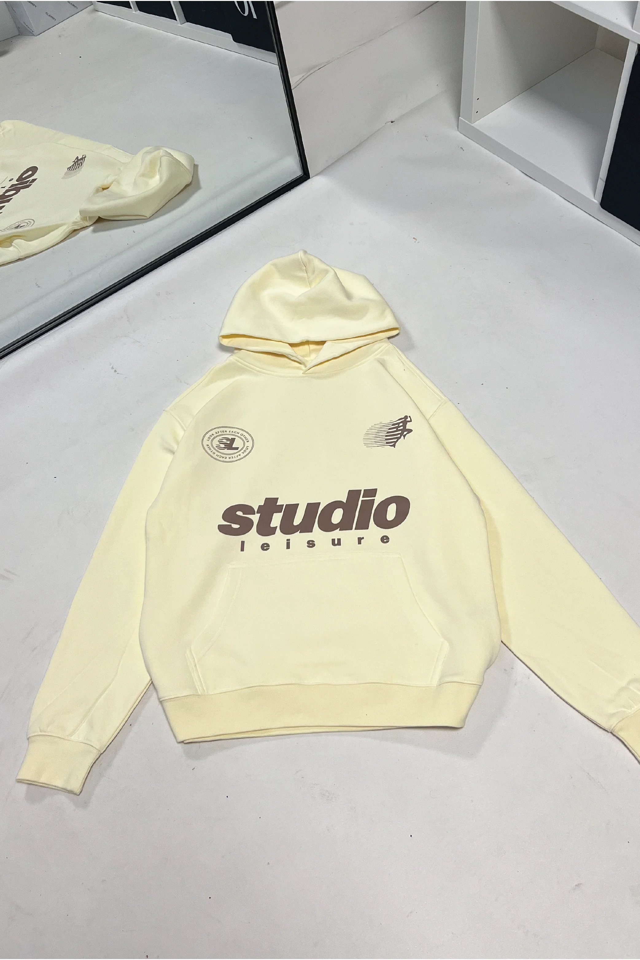 Studio leisure butter printed hoodie - Image 2