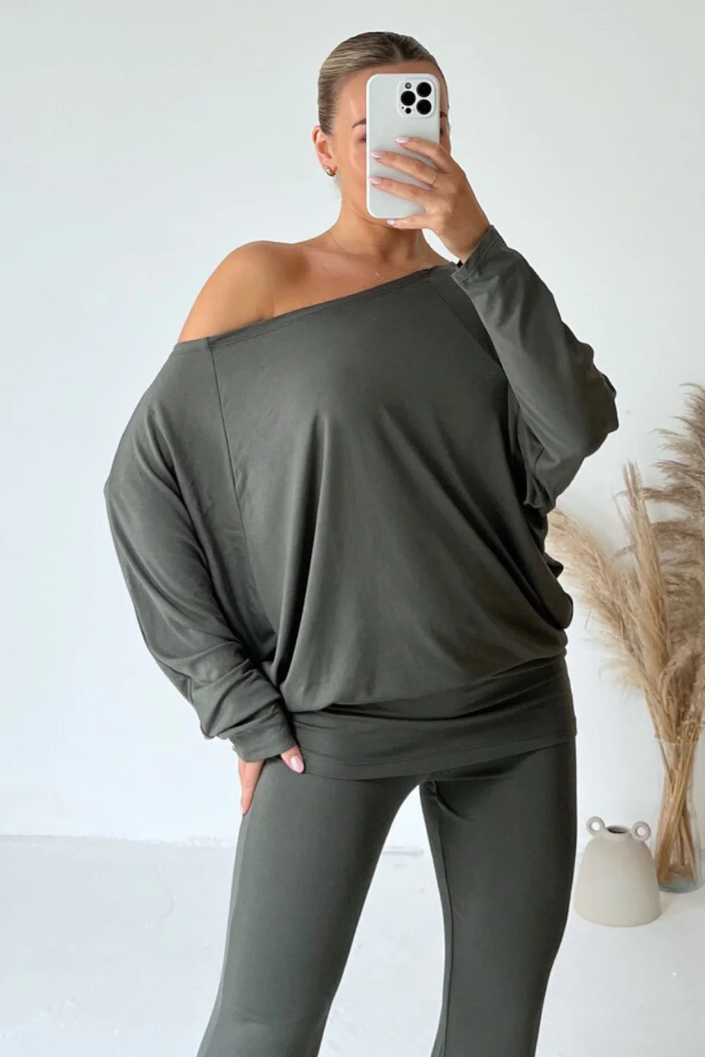 Teagan khaki jersey loungewear set - Image 2