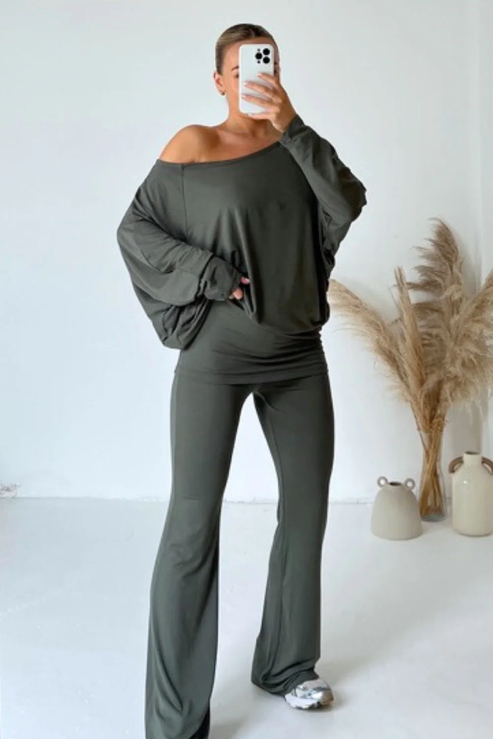 Teagan khaki jersey loungewear set - Image 3