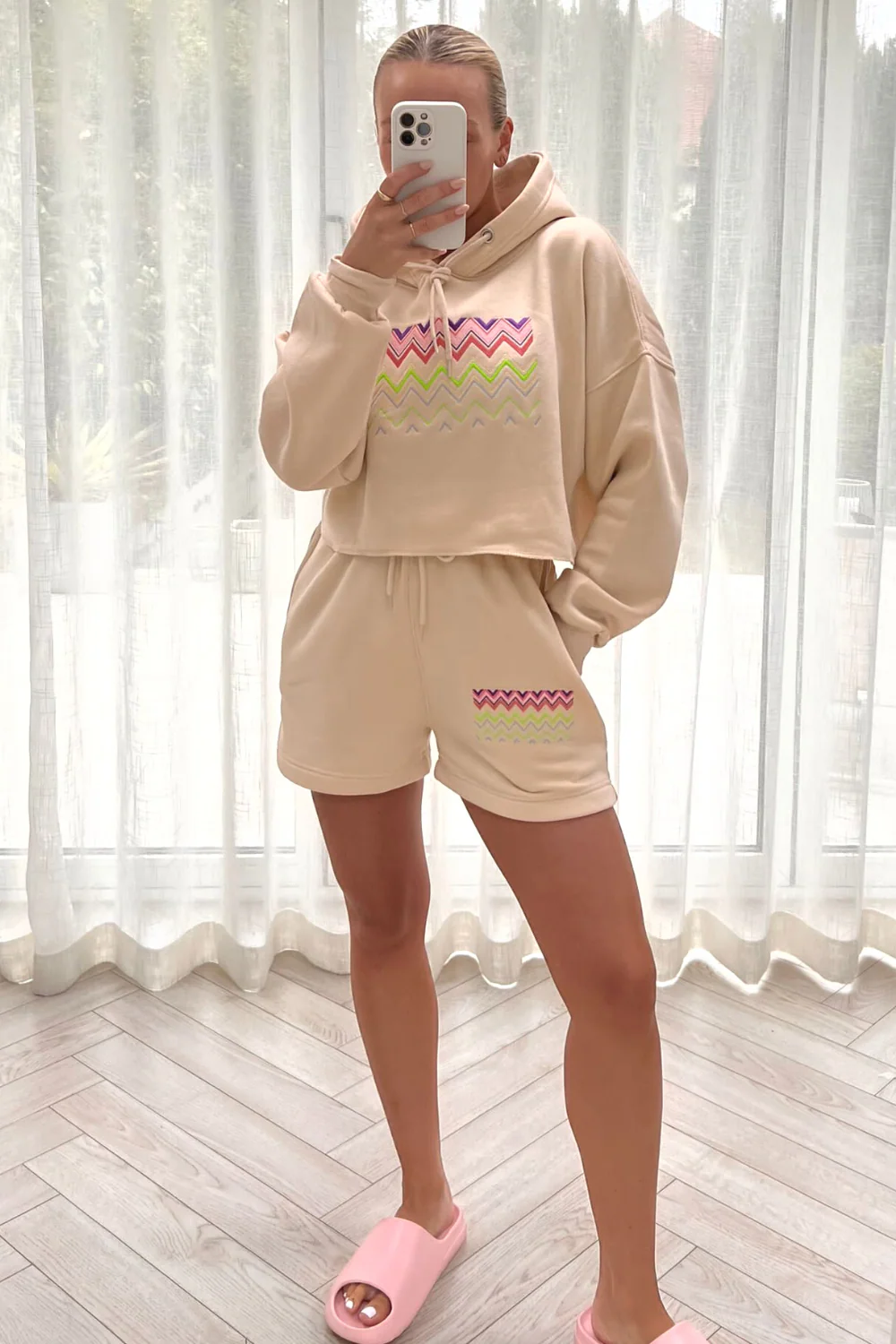 zigzag beige embroidered cropped hooded short coord - Image 2